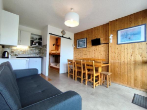 Résidence Lac Du Lou - VAL THORENS location: Appartement de 38 m2 au 7ème étage, skis aux pieds, balcon exposé sud MAE-9021